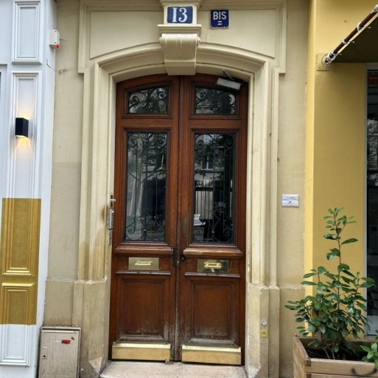  Annonces ISSYLESMOULINEAUX : Appartement | PARIS (75011) | 22 m2 | 210 000 € 