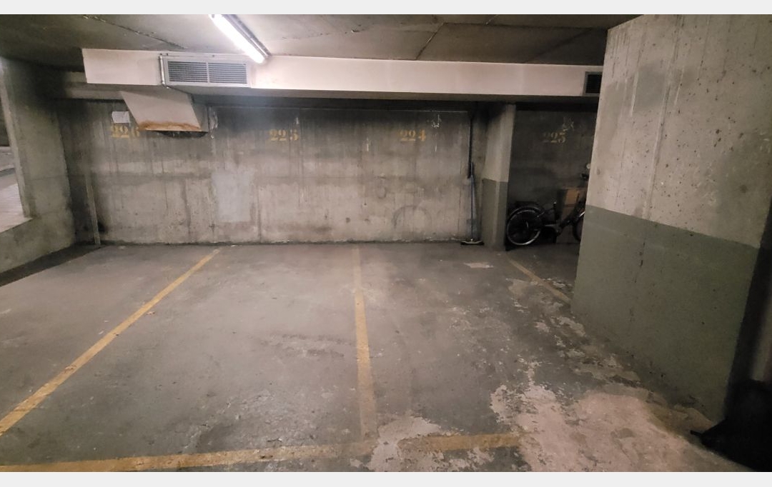 Annonces ISSYLESMOULINEAUX : Garage / Parking | PARIS (75016) | 17 m2 | 60 000 € 