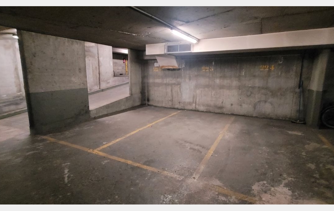 Annonces ISSYLESMOULINEAUX : Garage / Parking | PARIS (75016) | 17 m2 | 60 000 € 