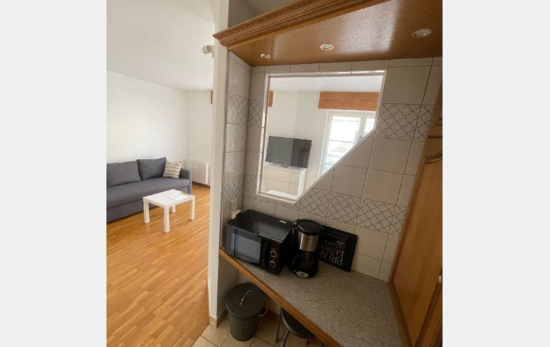 Annonces ISSYLESMOULINEAUX : Apartment | CHARENTON-LE-PONT (94220) | 27 m2 | 1 050 € 