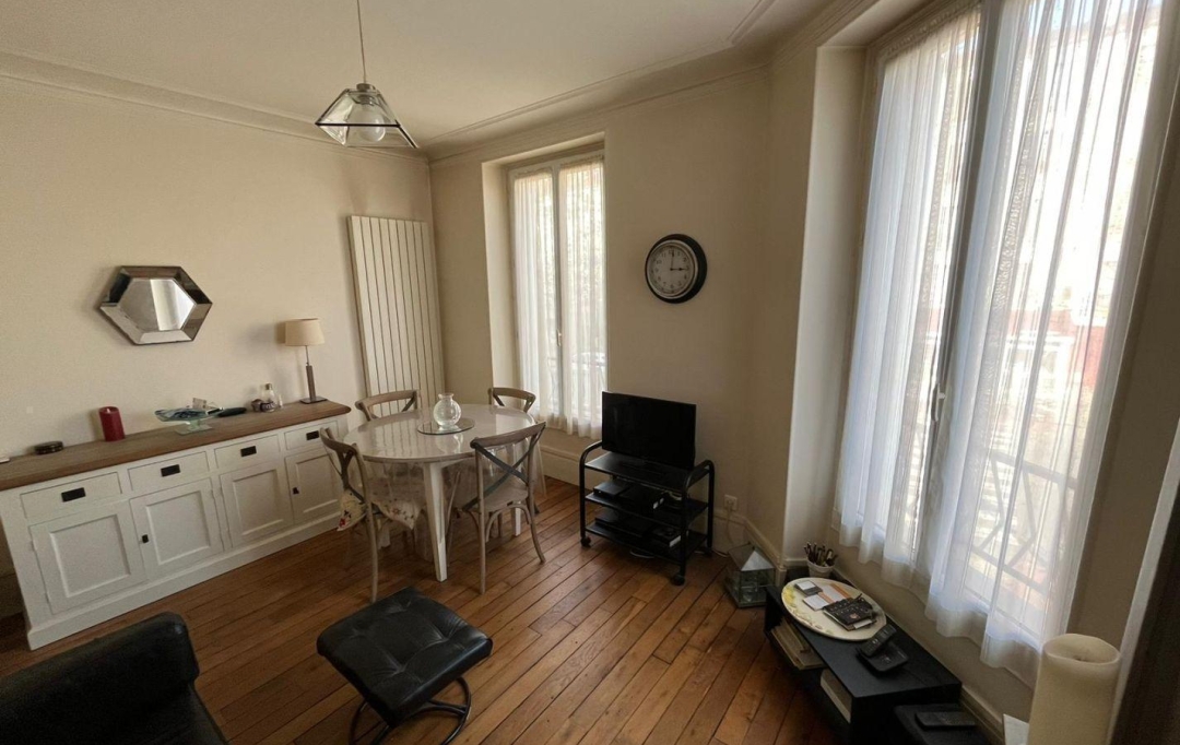 Annonces ISSYLESMOULINEAUX : Appartement | CHARENTON-LE-PONT (94220) | 50 m2 | 435 000 € 