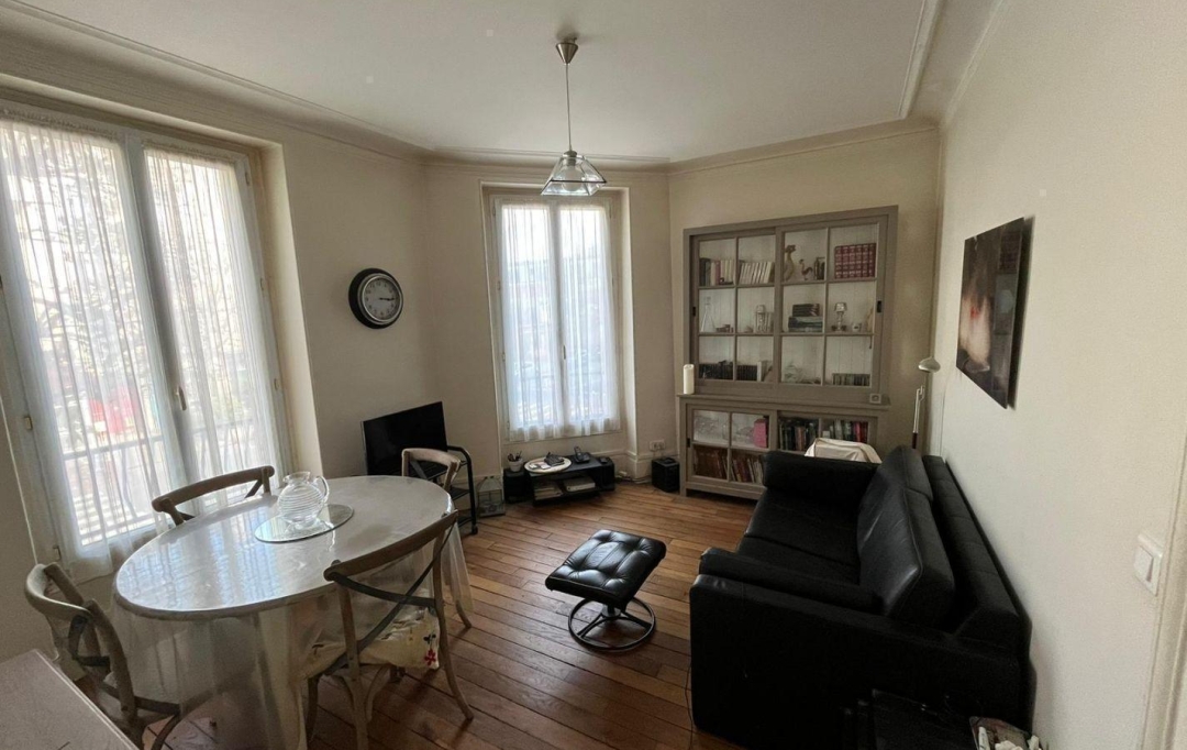 Annonces ISSYLESMOULINEAUX : Appartement | CHARENTON-LE-PONT (94220) | 50 m2 | 435 000 € 