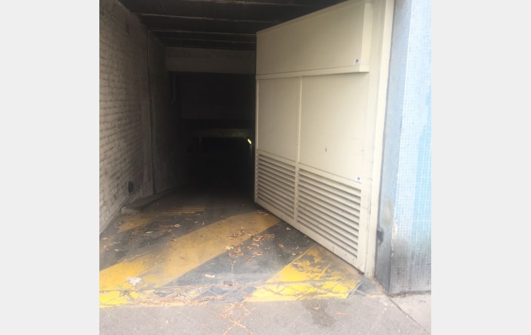 Annonces ISSYLESMOULINEAUX : Garage / Parking | PARIS (75015) | 0 m2 | 120 € 