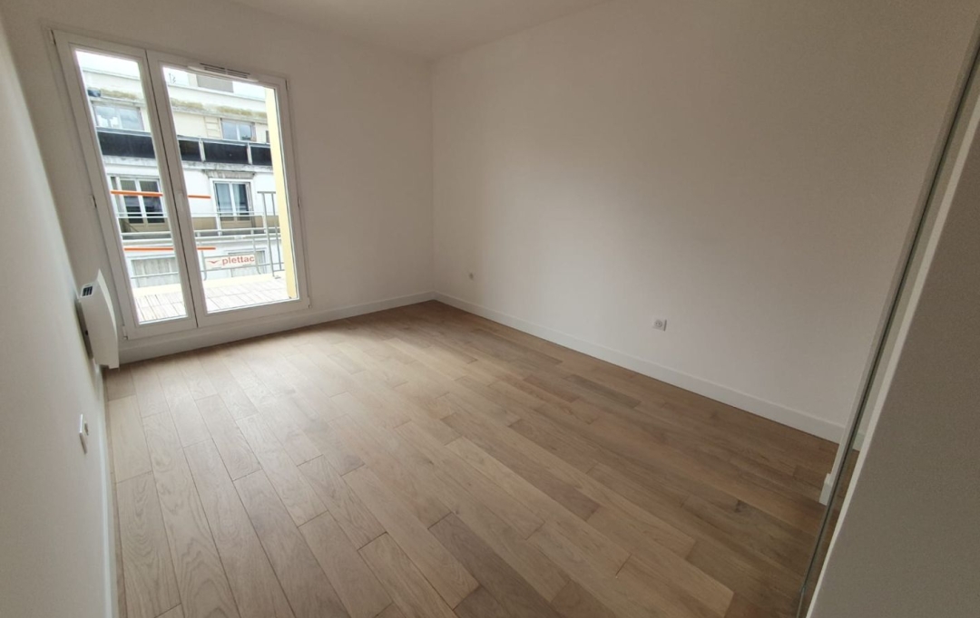 Annonces ISSYLESMOULINEAUX : Appartement | PARIS (75018) | 64 m2 | 1 225 000 € 