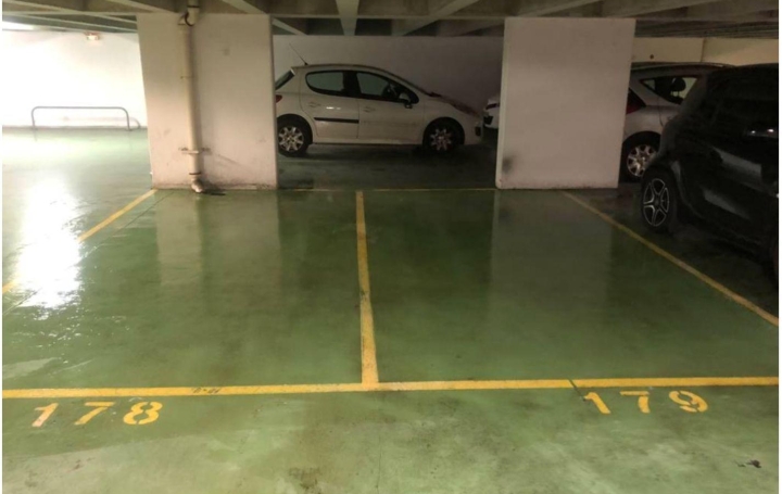  Annonces ISSYLESMOULINEAUX Garage / Parking | PARIS (75011) | 12 m2 | 28 000 € 