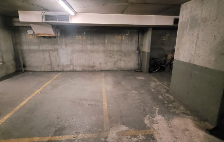  Annonces ISSYLESMOULINEAUX Garage / Parking | PARIS (75016) | 17 m2 | 60 000 € 