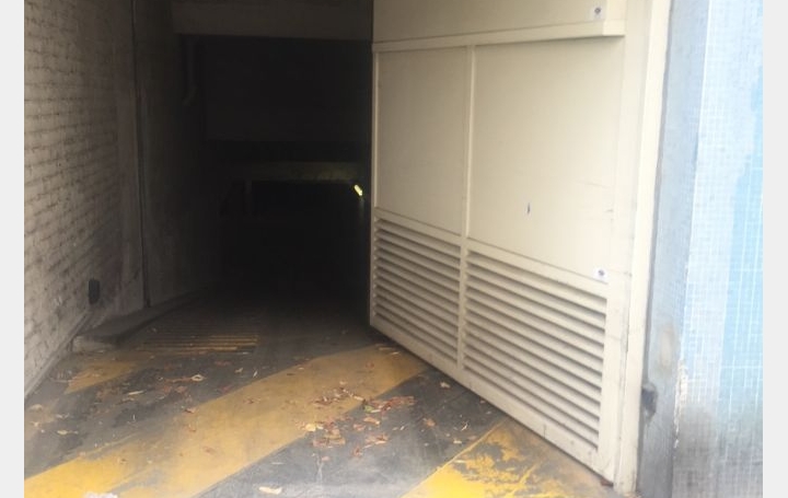  Annonces ISSYLESMOULINEAUX Garage / Parking | PARIS (75015) | 0 m2 | 120 € 